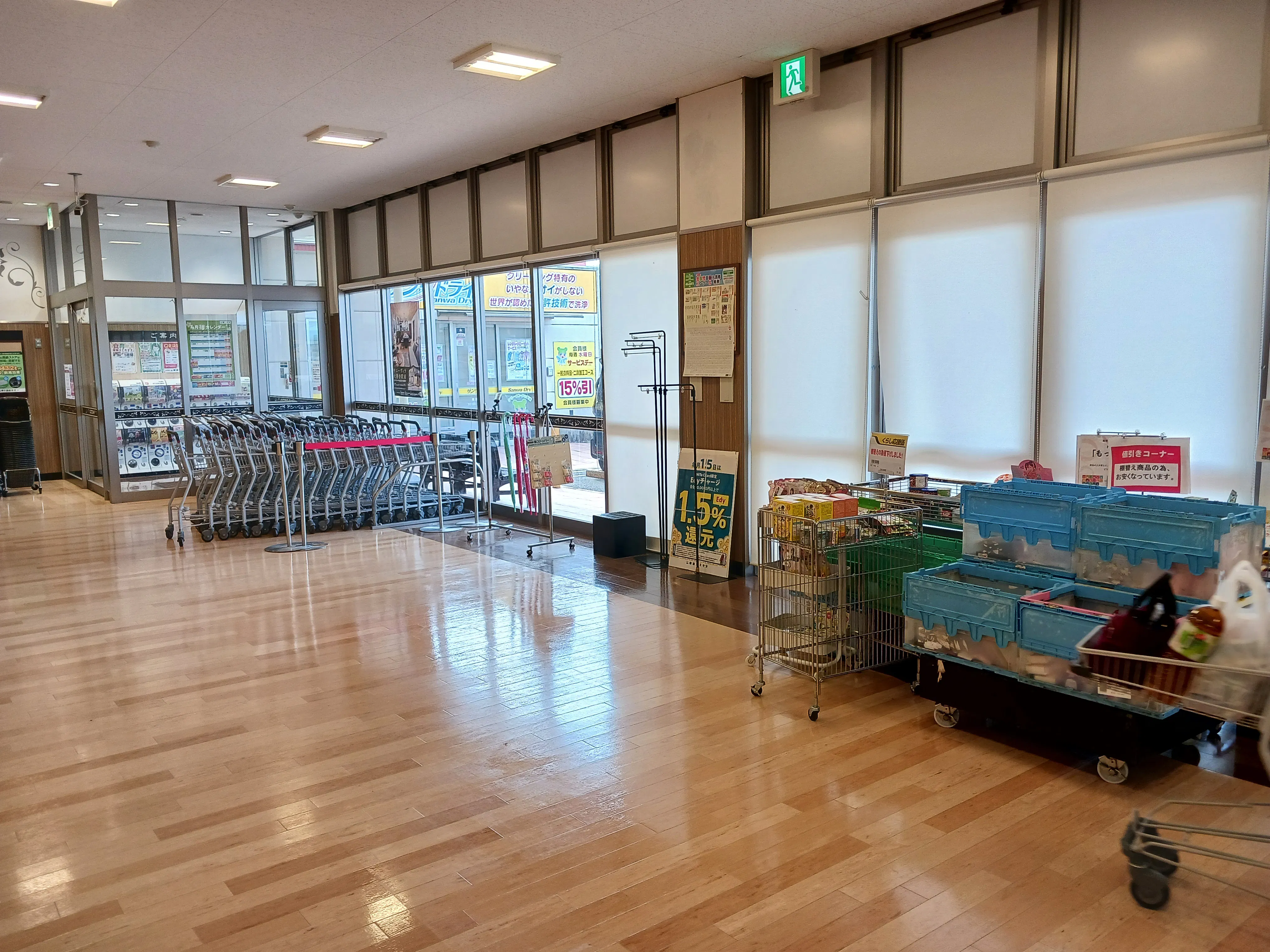 【西鉄ストア三潴店】店内 販促プロモーションや物販に最適なスーパー店内催事イベントスペース