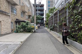 【表参道駅7分|2025年12月1日OPEN!】外苑前駅からもアクセス可能!展示会・ポップアップストアに最適な隠れ家的雰囲気の路面スペース