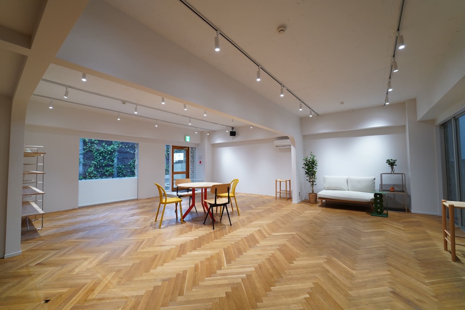 【表参道駅7分｜2025年12月1日OPEN！】外苑前駅からもアクセス可能！展示会・ポップアップストアに最適な隠れ家的雰囲気の路面スペース