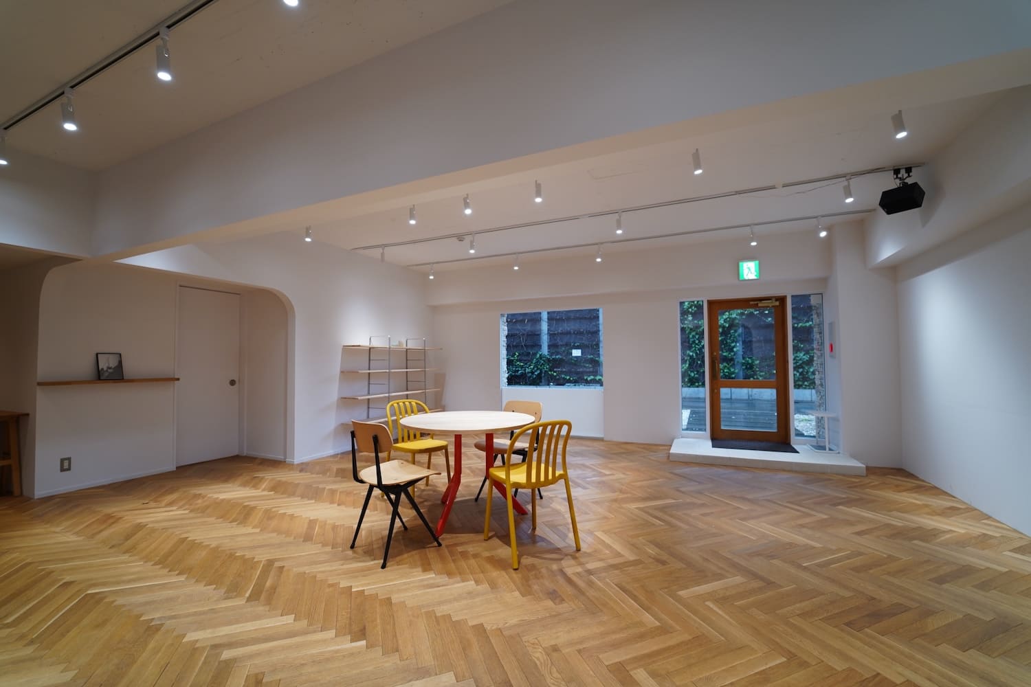 【表参道駅7分｜2025年12月1日OPEN！】外苑前駅からもアクセス可能！展示会・ポップアップストアに最適な隠れ家的雰囲気の路面スペース