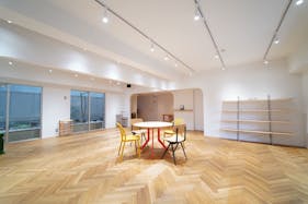 【表参道駅7分|2025年12月1日OPEN!】外苑前駅からもアクセス可能!展示会・ポップアップストアに最適な隠れ家的雰囲気の路面スペース