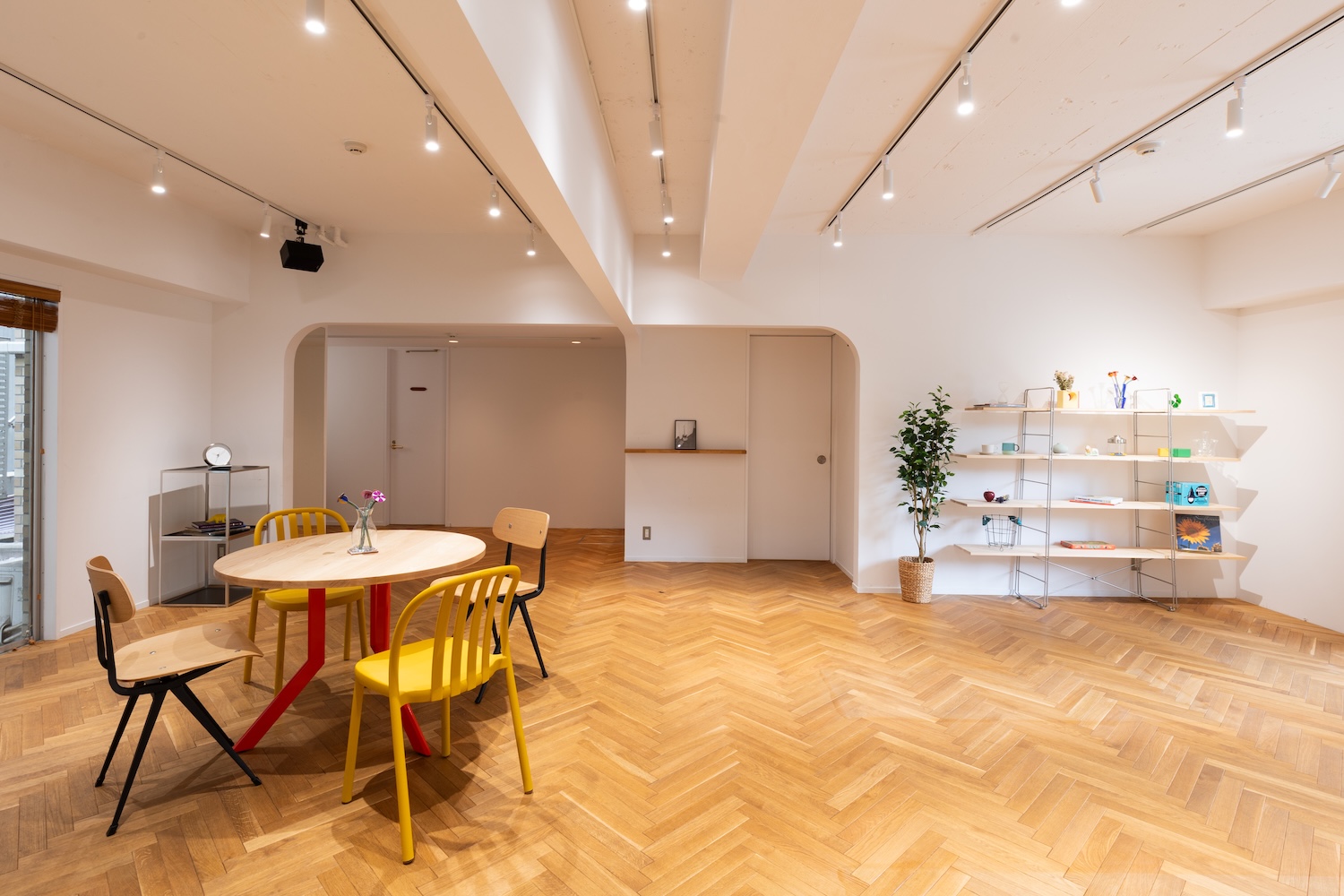 【表参道駅7分｜2025年12月1日OPEN！】外苑前駅からもアクセス可能！展示会・ポップアップストアに最適な隠れ家的雰囲気の路面スペース