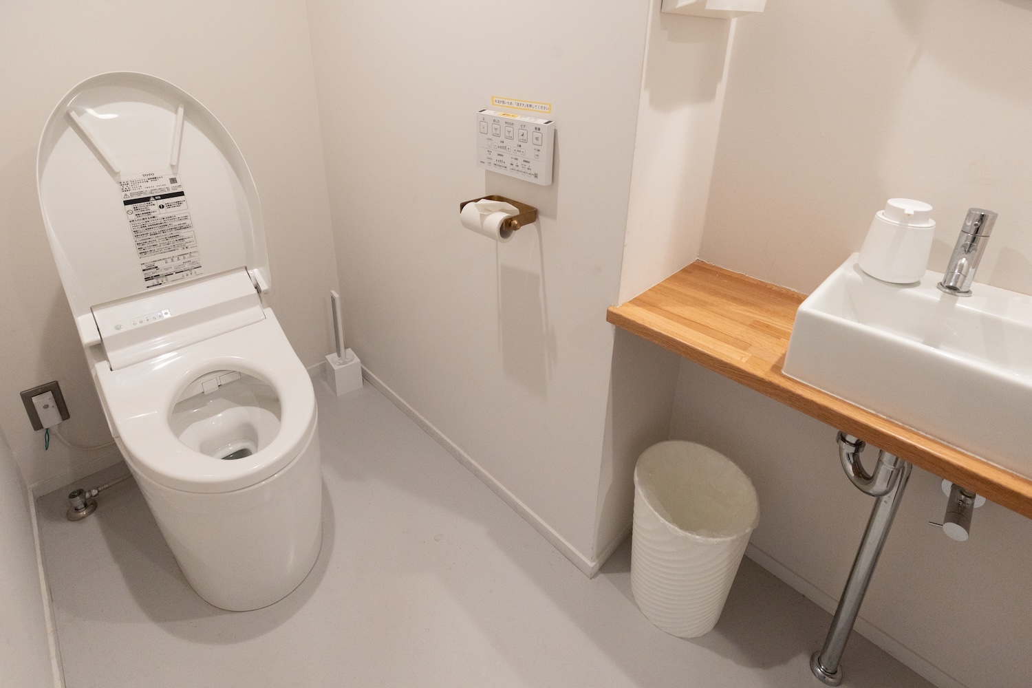 【表参道駅7分｜2025年12月1日OPEN！】外苑前駅からもアクセス可能！展示会・ポップアップストアに最適な隠れ家的雰囲気の路面スペース