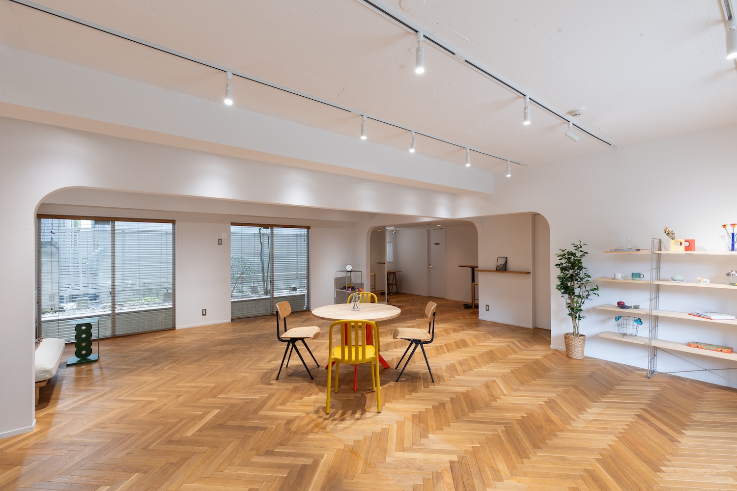 【表参道駅7分｜2025年12月1日OPEN！】外苑前駅からもアクセス可能！展示会・ポップアップストアに最適な隠れ家的雰囲気の路面スペース