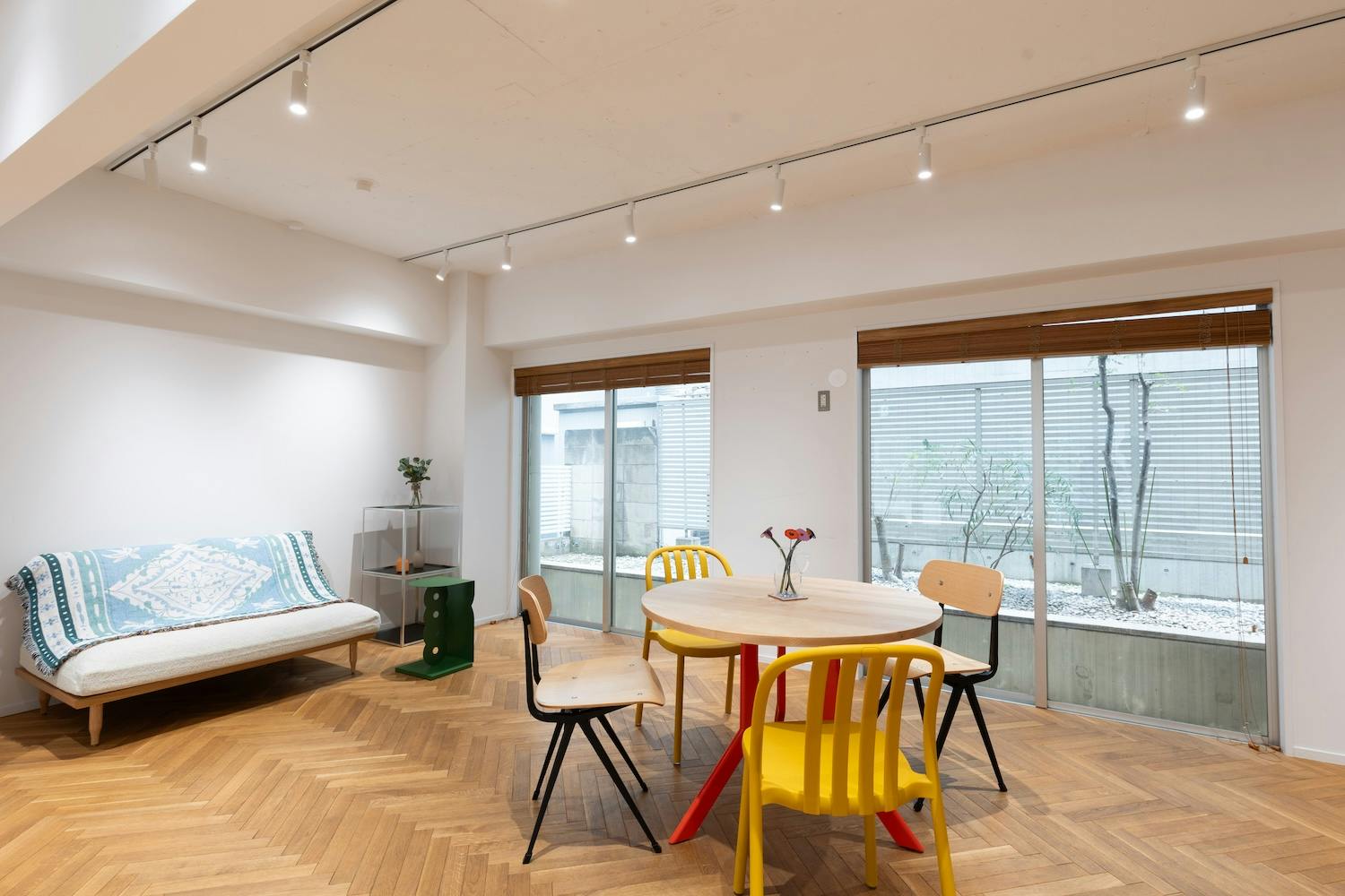 【表参道駅7分｜2025年12月1日OPEN！】外苑前駅からもアクセス可能！展示会・ポップアップストアに最適な路面スペース