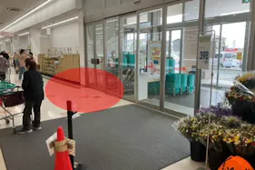 【ベイシア 高萩モール店】各種プロモーションや食物販に最適な入り口横催事イベントスペース