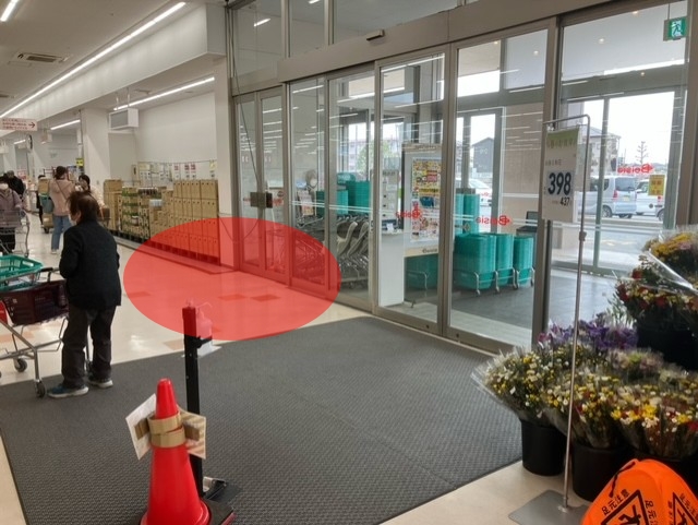 【ベイシア 高萩モール店】各種プロモーションや食物販に最適な入り口横催事イベントスペース