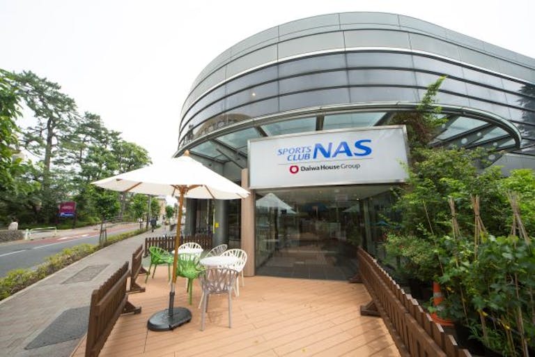 【スポーツクラブNAS芦花公園】PRイベントやポップアップストアに適したスポーツクラブ内のイベントスペース(ウッドデッキ)の画像1