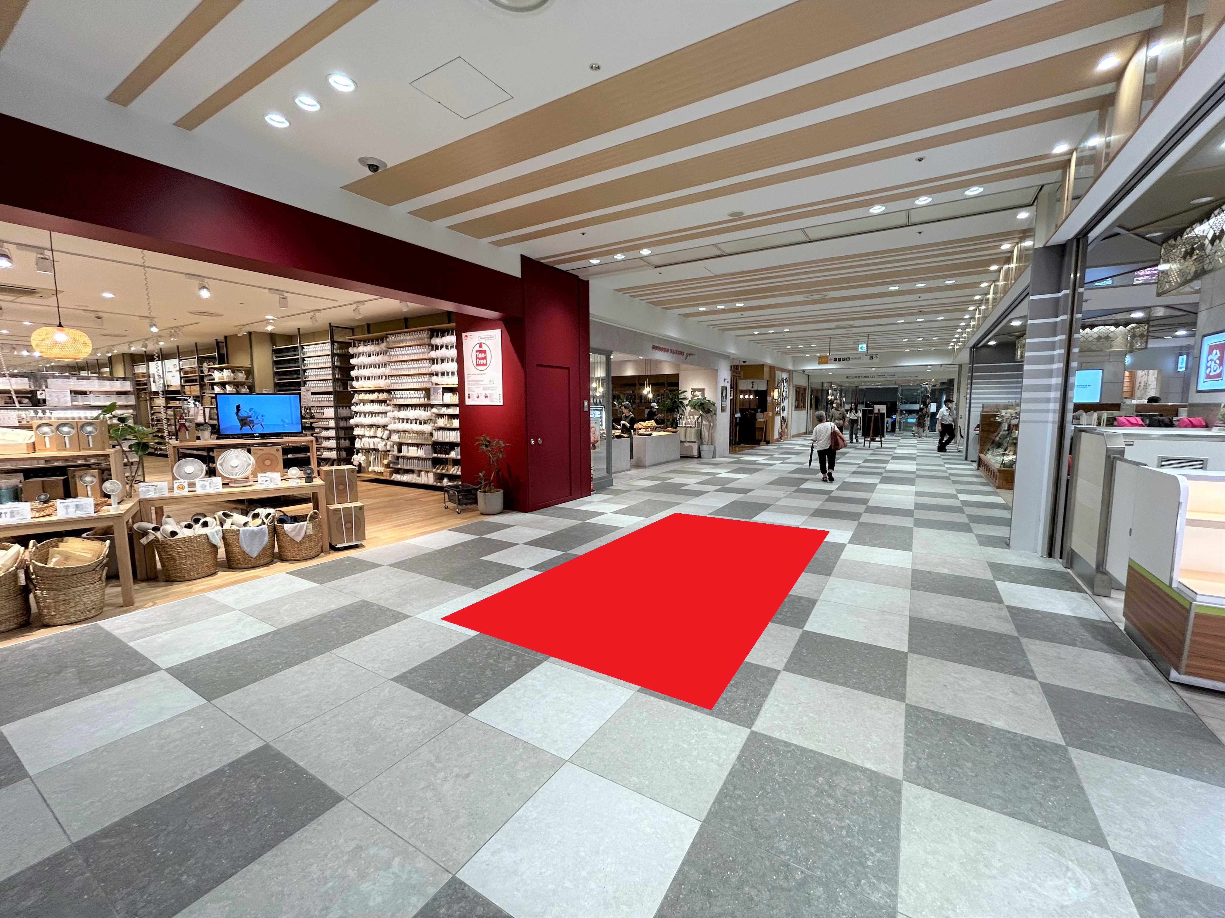 【アミュプラザ鹿児島】B1F　東西通路（西側）／食物販に最適な、グルメ・土産物フロア地下通路中央のポップアップスペース