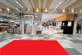 【アミュプラザ鹿児島】B1F 東西通路(西側)/食物販に最適な、グルメ・土産物フロア地下通路中央のポップアップスペース