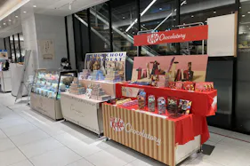 【アミュプラザくまもと】1F 南側エスカレーター横 ②下りエスカレーター側