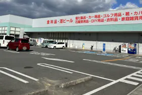 【エフマート鈴鹿インター】風除室食品側 販促プロモーションに最適なスーパー店内催事イベントスペース