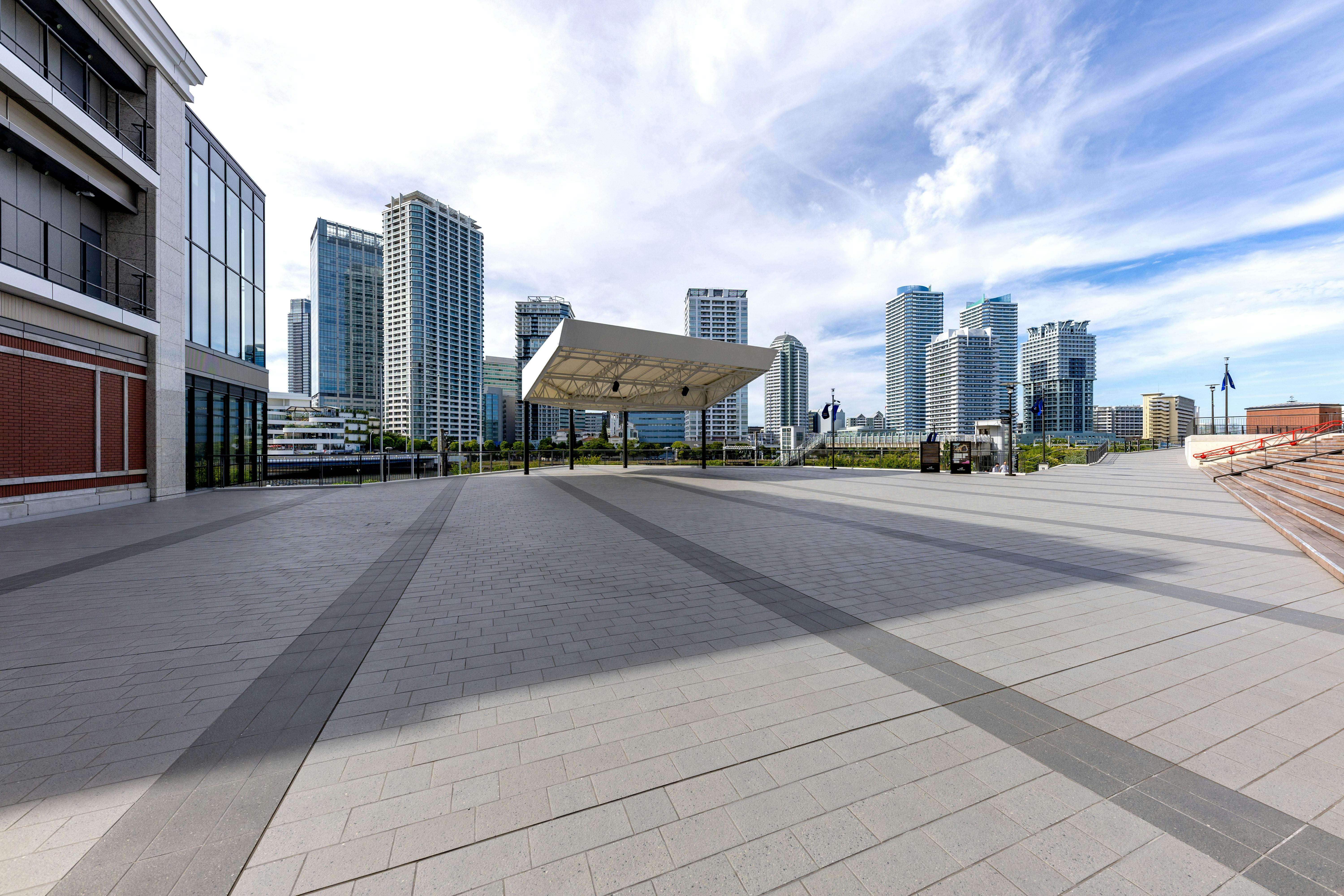 【Kアリーナ横浜 】大規模なプロモーションやパフォーマンスイベントに最適な世界最大級の音楽特化型アリーナふもとのイベントスペース