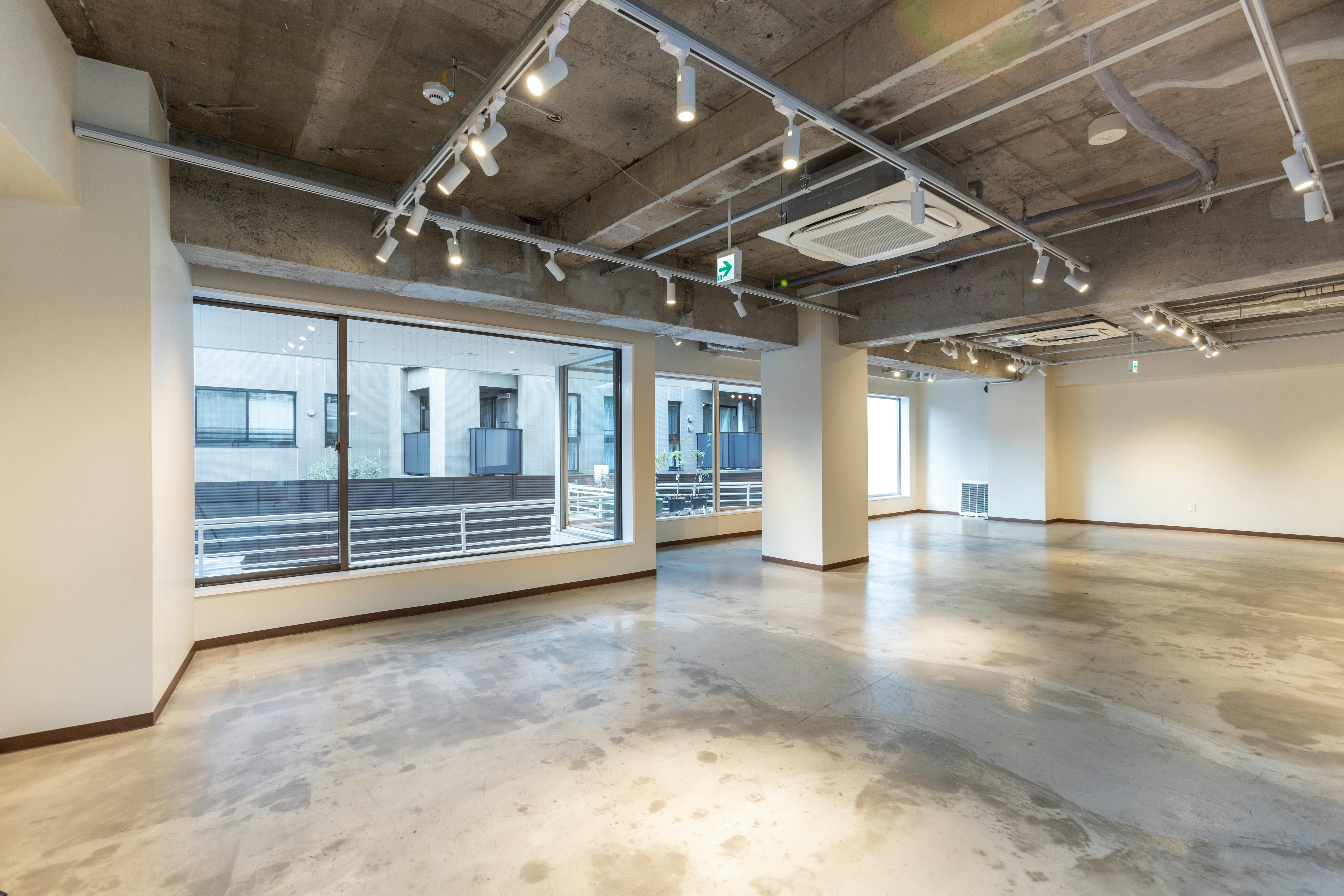 【表参道駅3分｜3/1～3/15期間限定価格】ポップアップや展示会に最適な1階吹き抜けガラス張りの快適イベントスペース「長期利用割引可」「キャンペーン価格の詳細はお問い合わせください」