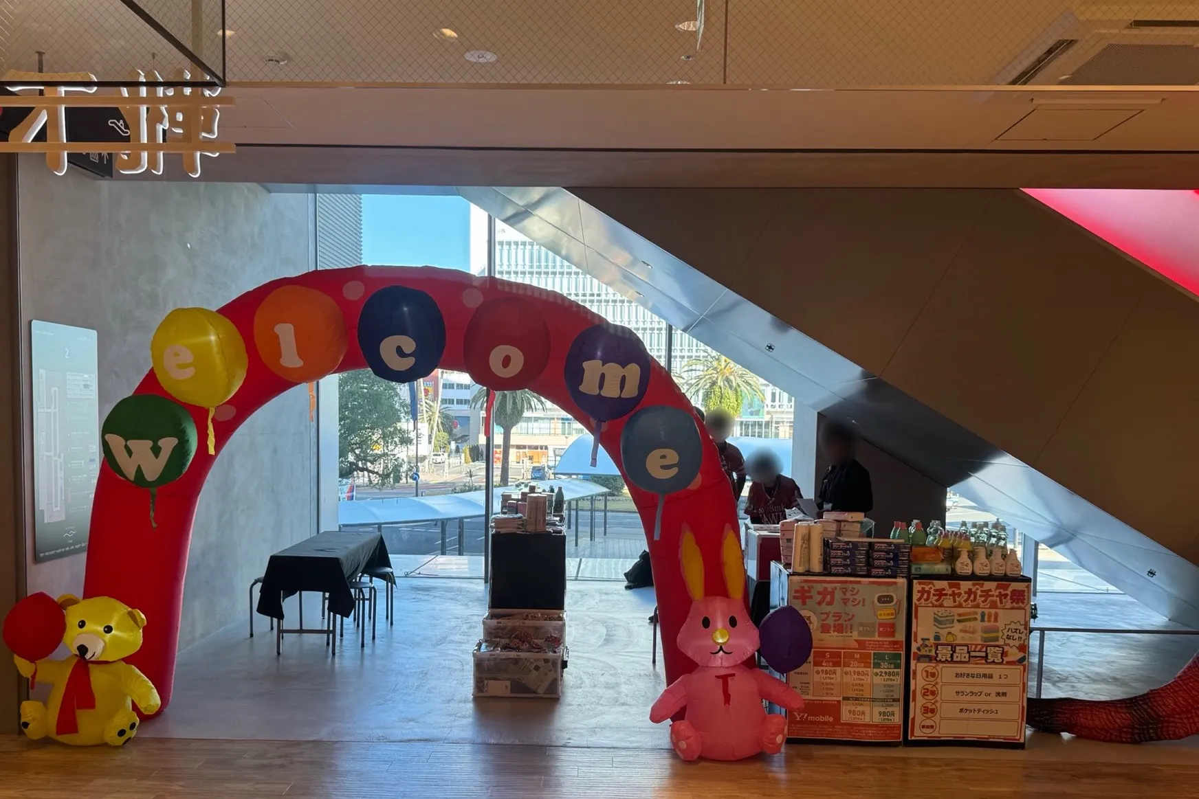 【アミュプラザみやざき】うみ館 アパレルや雑貨のポップアップに最適な2Fエスカレーター下のイベントスペース