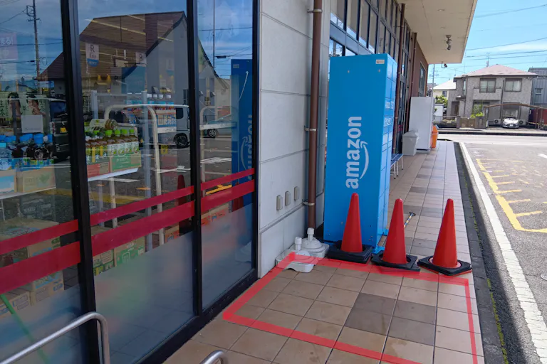 【フードマーケットマム大谷店】出入口右側(美容室との間) 販促プロモーションや物販に最適なスーパー屋外催事イベントスペースの画像2