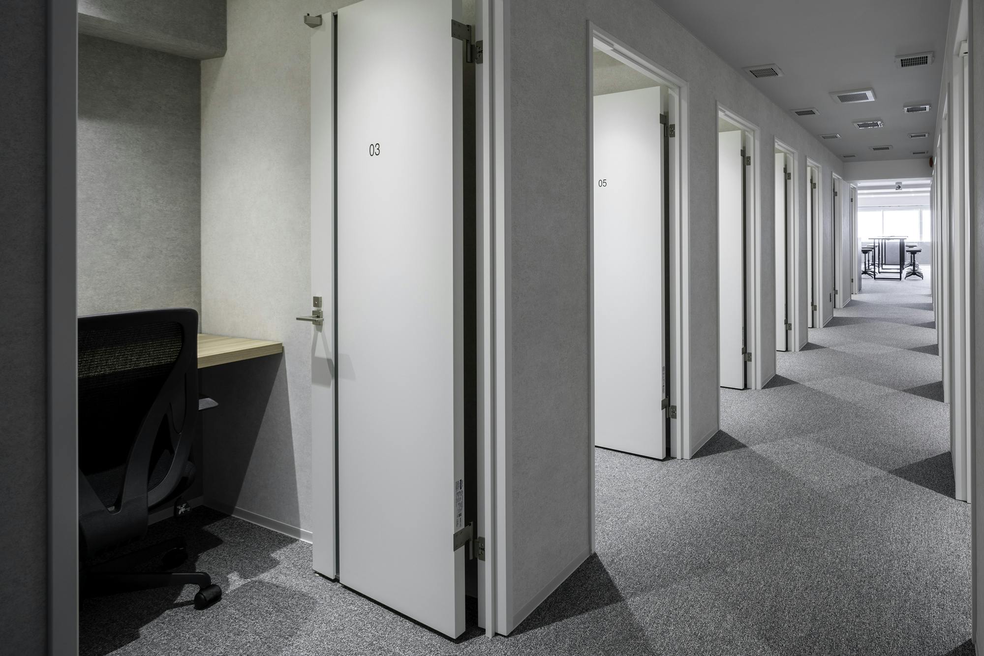 防音・空調設備完備の個室! 990円/時