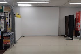 【メガセンタートライアル宇都宮店】出張販売やポップアップストアに適した1階サービスカウンター横スペース【買取催事不可】