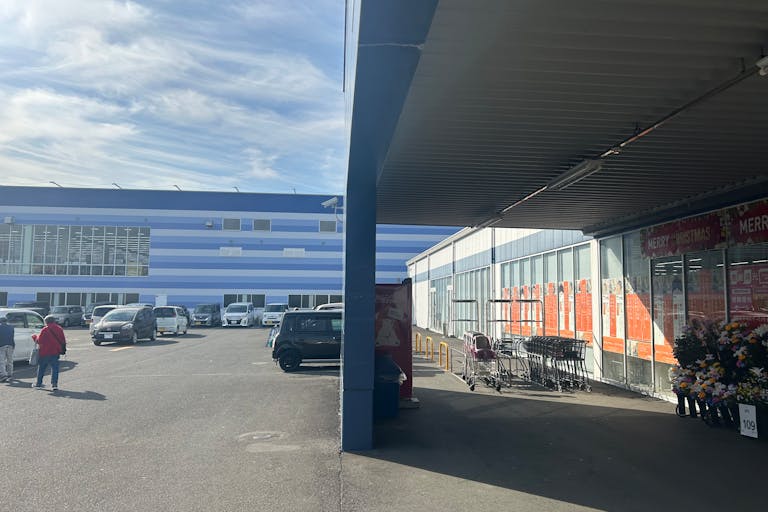 【スーパーセンタートライアル隼人店】販促プロモーションに利用可能な『屋外催事スペース』※携帯キャリア/通信系催事限定の画像2