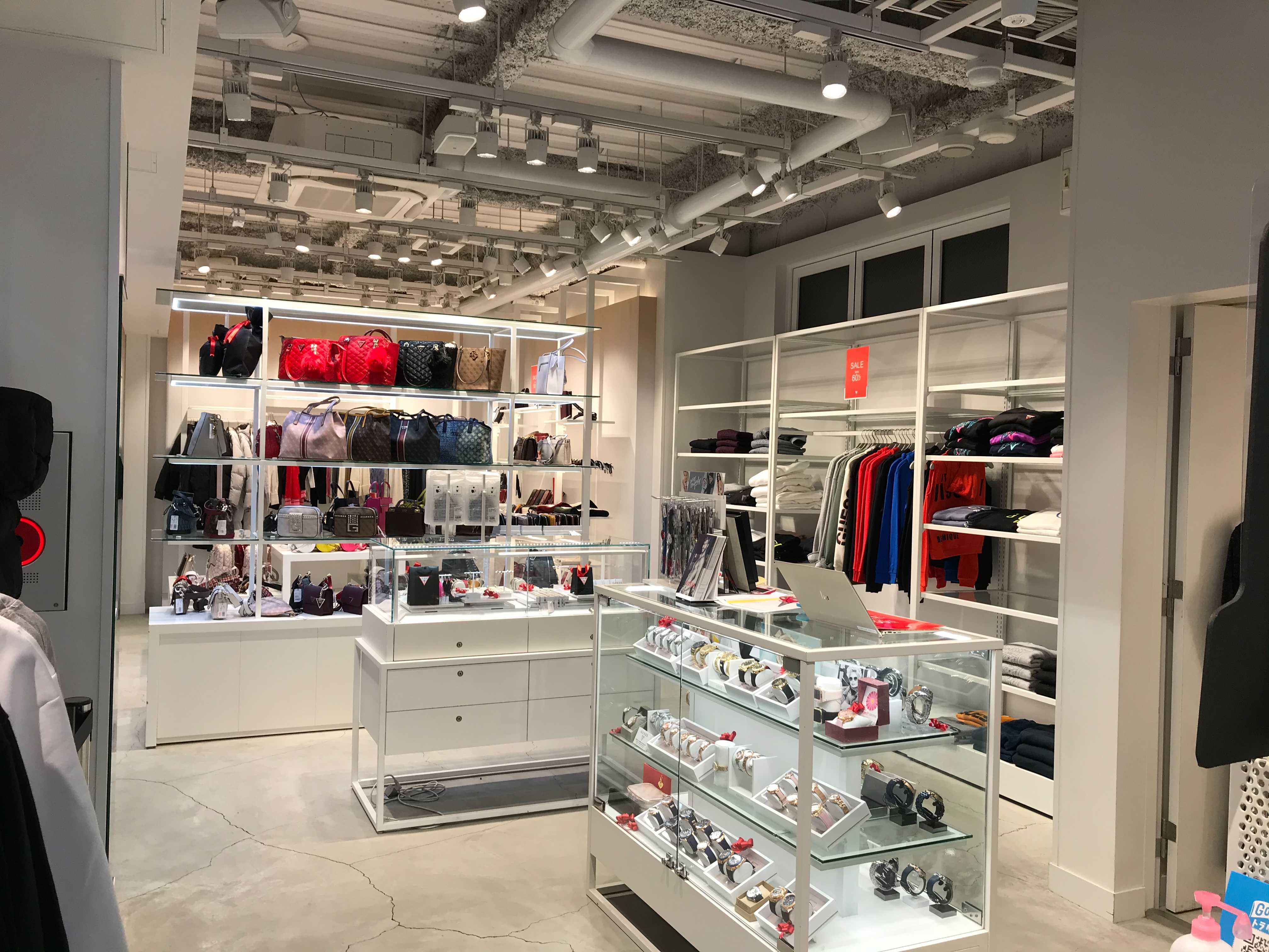 【京都河原町駅1分】ポップアップストアやプロモーションイベントに最適な新京極通に面すトラフィックの多い路面スペース(1階)の画像2