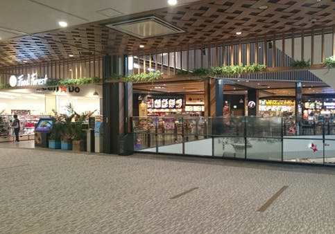 【イオンモール神戸南】フードコート前の画像