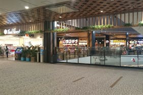 【イオンモール神戸南】フードコート前