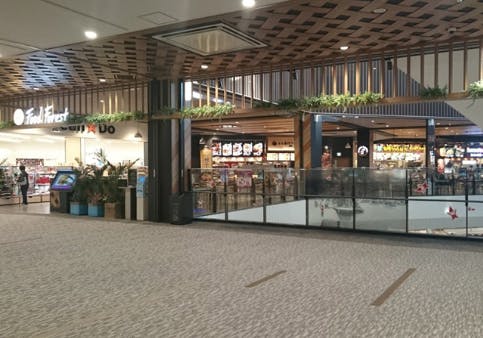 【イオンモール神戸南】フードコート前