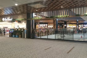 【イオンモール神戸南】フードコート前