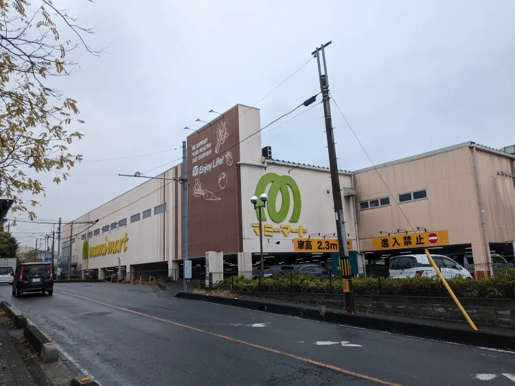 【マミーマート三室山崎】販促プロモーションに最適な1階エスカレーター横にある催事スペース