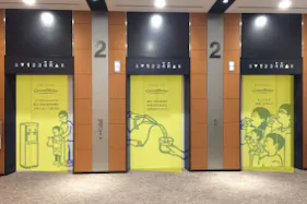 【イオンモール堺鉄砲町】モール内広告 エレベーター扉