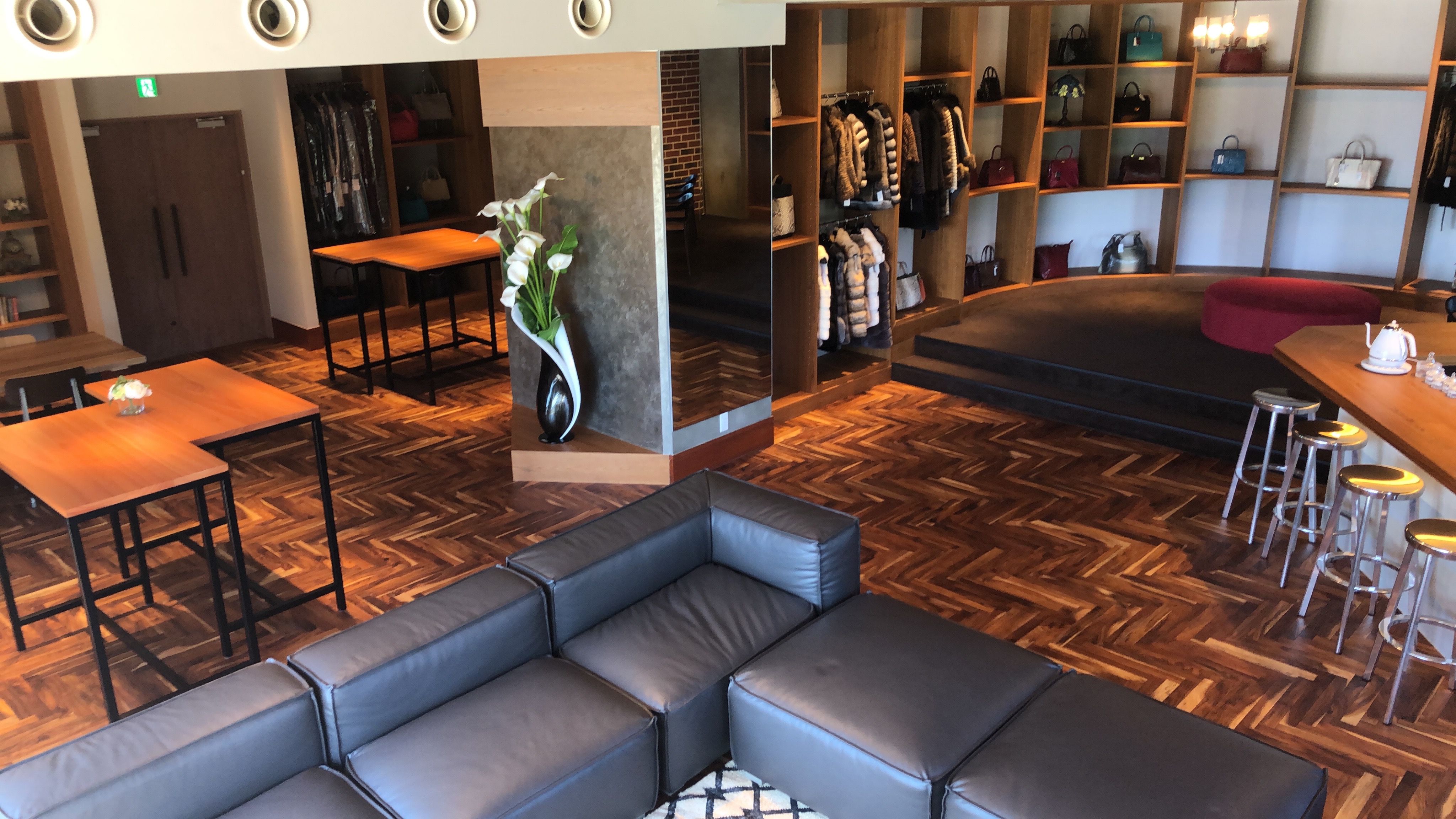 常設展示棚がございます。