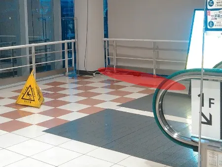 【イオンスタイル河辺店】プロモーションや物販に最適な駅直結の商業施設2階にあるエスカレーター近くのイベントスペース