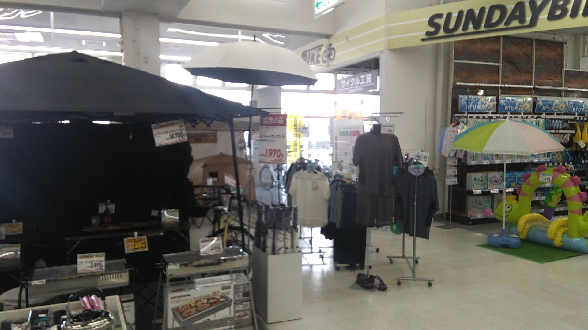 【サンデー寒河江店】屋内サイクルセンター前　食物販やプロモーション等の出店に最適なホームセンター店内のイベントスペース