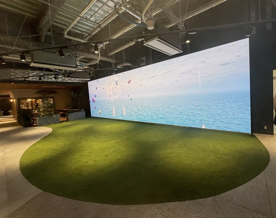 【BiVi新さっぽろ】プロモーションや物販利用に適した商業施設2階の大型ビジョン前スペースの画像