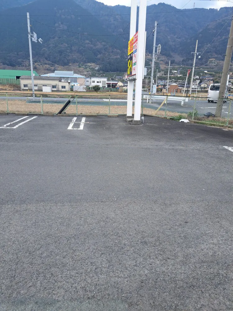 【ミスタートンカチ南濃】販促プロモーションに最適な入口付近スペース