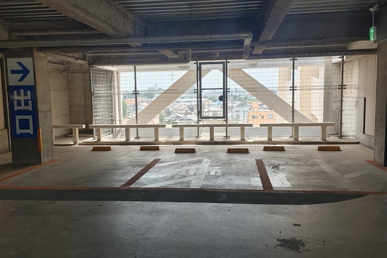 【メガセンタートライアル伊勢崎中央店】⑫フリーマーケット開催時限定スペース(4階東側エントランス横駐車場1区画)の画像2