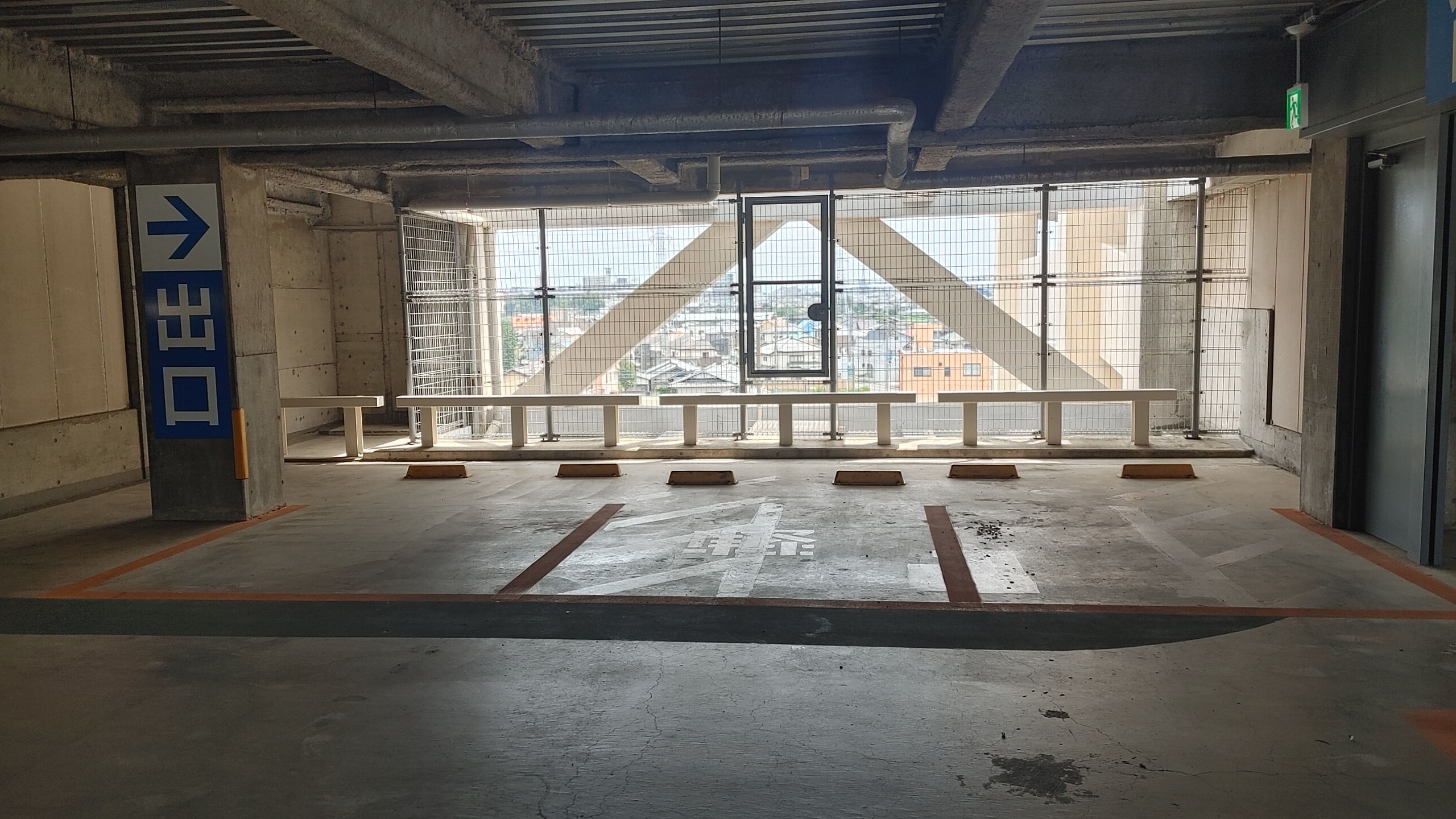 【メガセンタートライアル伊勢崎中央店】⑫フリーマーケット開催時限定スペース（4階東側エントランス横駐車場1区画）