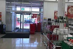 【西友 佐久野沢店】店内入口付近 プロモーション用途や物販、食物販のポップアップストアに最適なスーパー店内催事イベントスペース