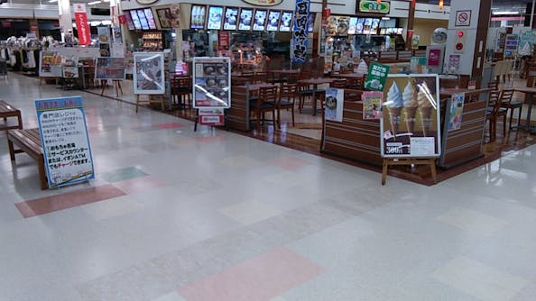 【イオンスーパーセンター湯沢店】プロモーションや物販に最適なスーパーセンター内フードコート横のイベントスペース