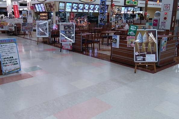 【イオンスーパーセンター湯沢店】プロモーションや物販に最適なスーパーセンター内フードコート横のイベントスペース
