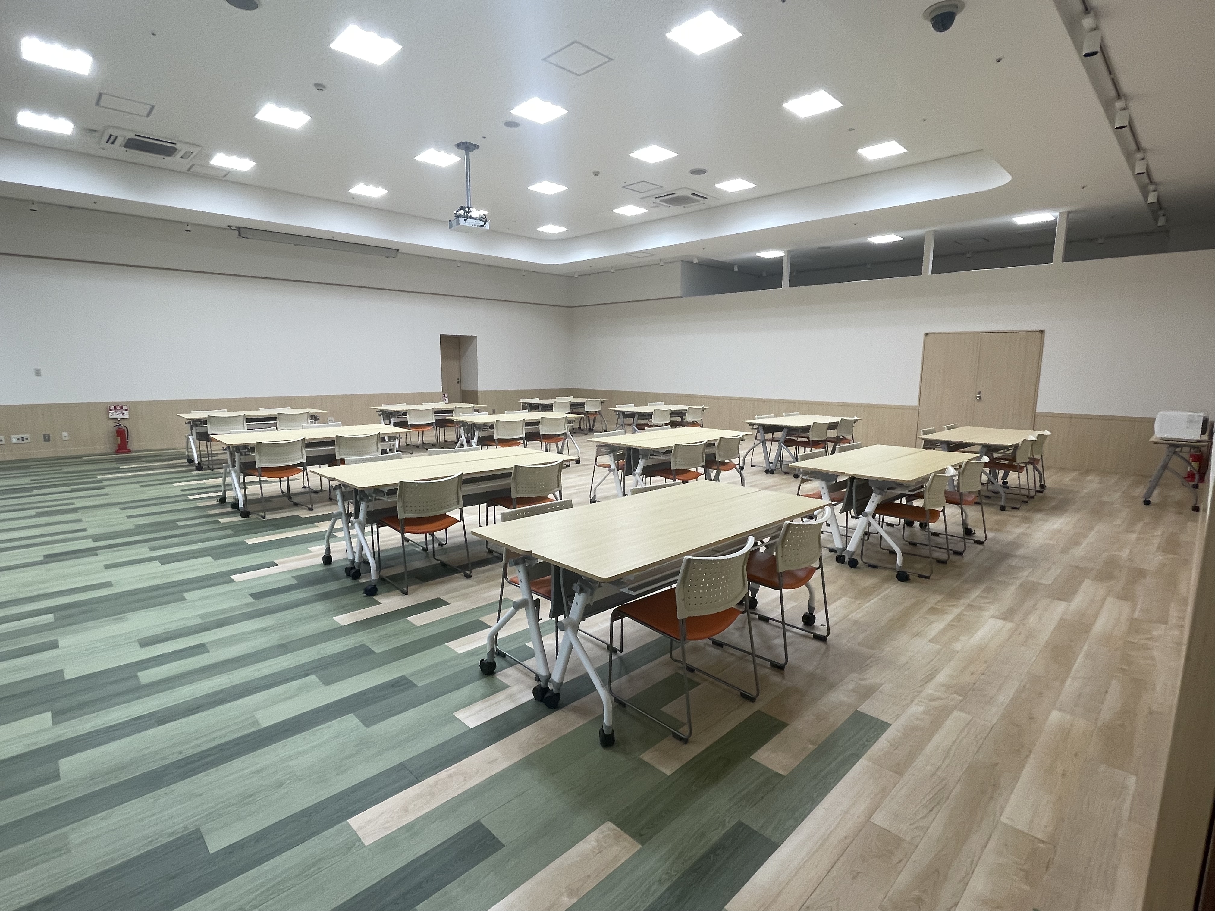 【イオンモール千葉ニュータウン】モール棟3Fイオンホール