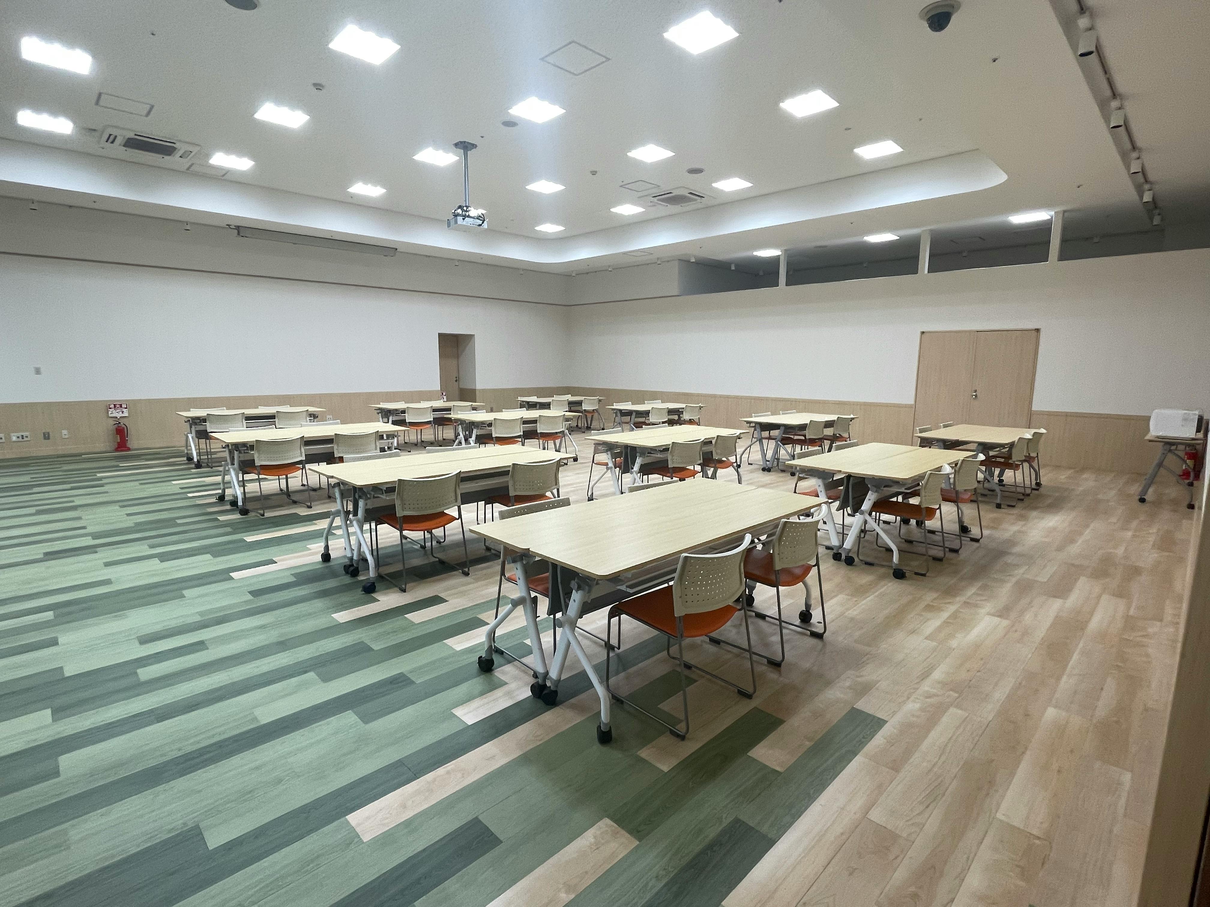 【イオンモール千葉ニュータウン】モール棟3Fイオンホール