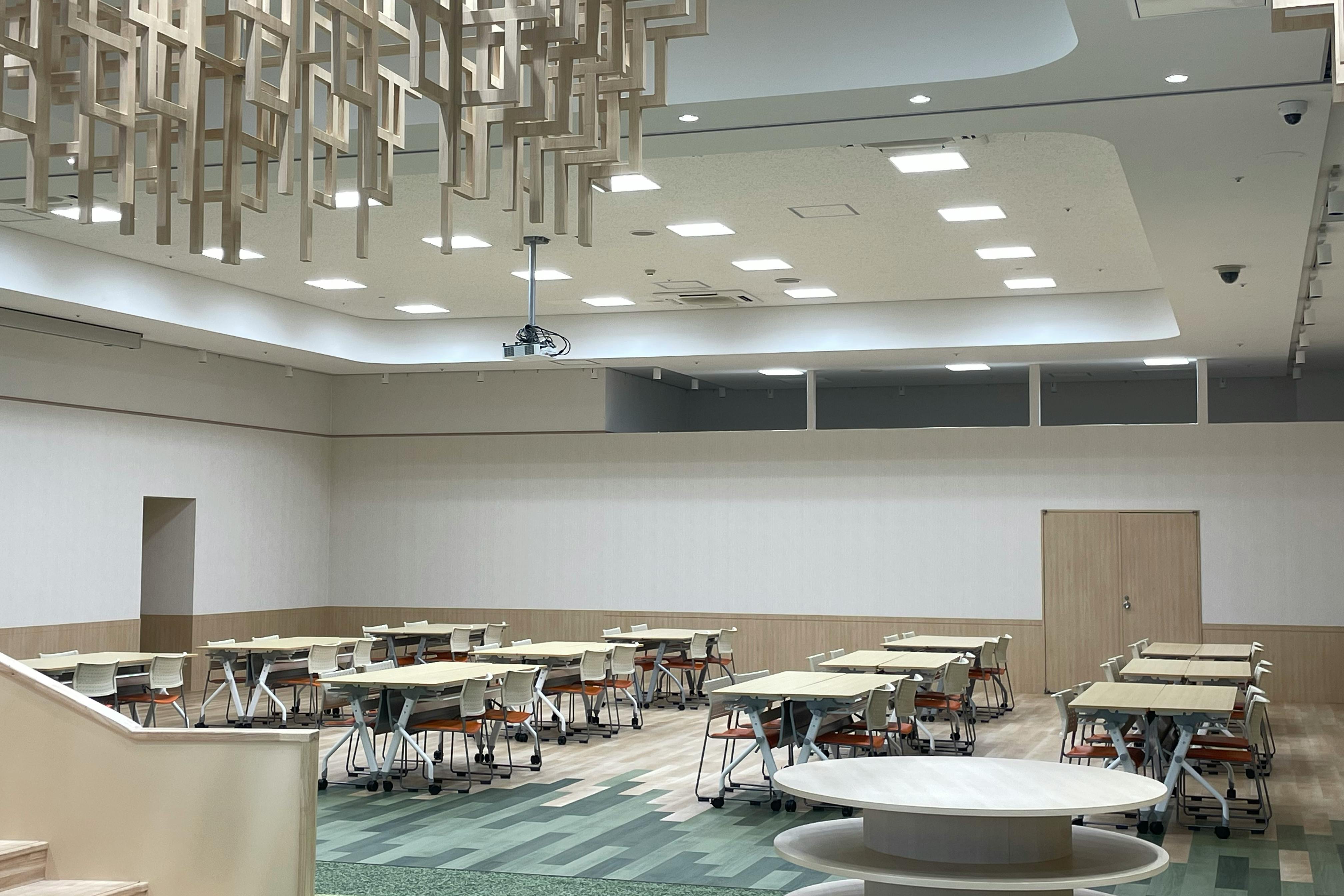 【イオンモール千葉ニュータウン】モール棟3Fイオンホール