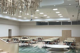 【イオンモール千葉ニュータウン】モール棟3Fイオンホール