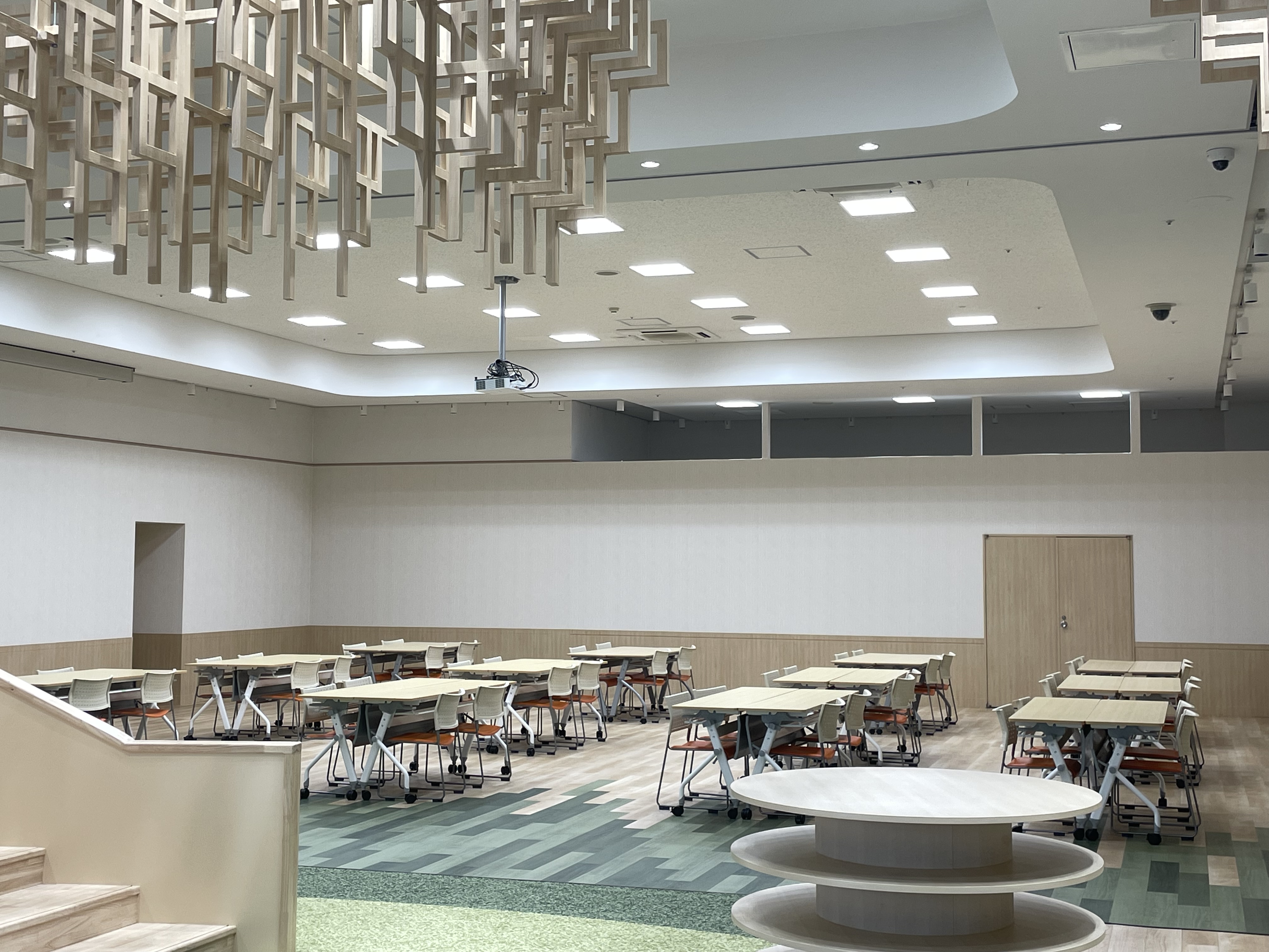 【イオンモール千葉ニュータウン】モール棟3Fイオンホール