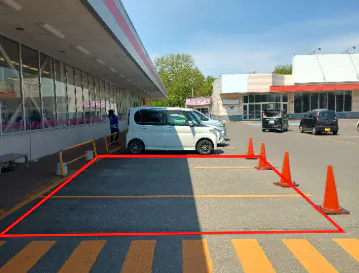 【マックスバリュ平内店】農産側入口前駐車場（キッチンカー） キッチンカー出店に最適なスーパー店外催事イベントスペース