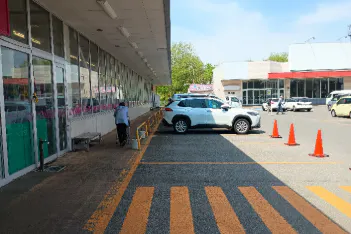 【マックスバリュ平内店】農産側入口前駐車場(キッチンカー) キッチンカー出店に最適なスーパー店外催事イベントスペース