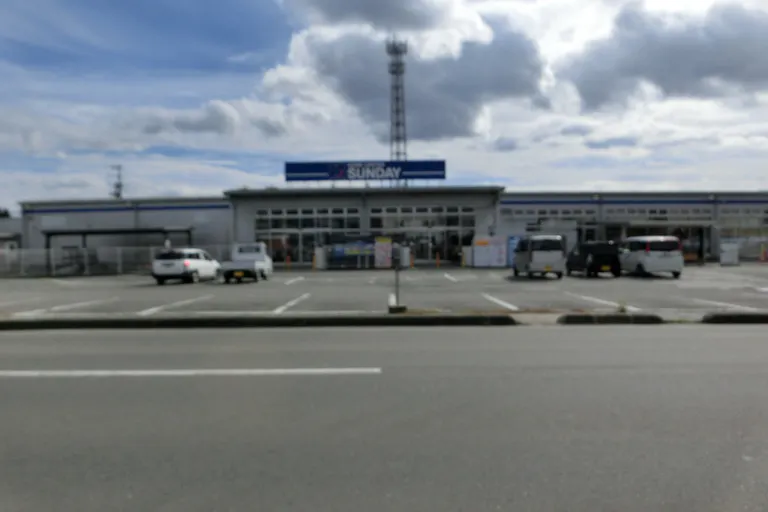 【サンデー長井店】カウンター前 食物販やプロモーション等の出店に最適なホームセンター店内のイベントスペースの画像2