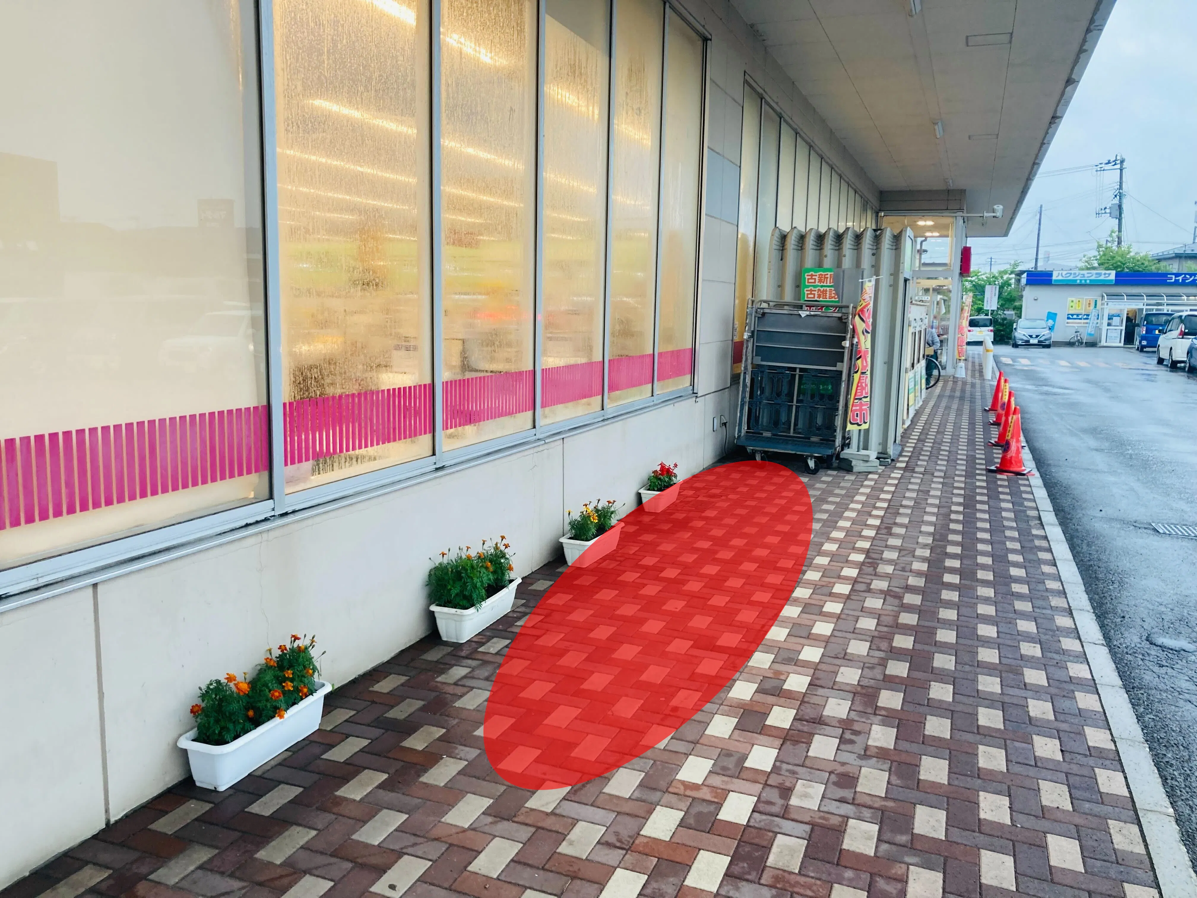 【マックスバリュ港北店】各種プロモーションイベントに最適な店舗前の屋外イベントスペース