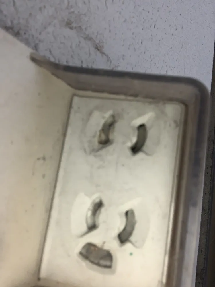 【ザ・ロウズ西浜】販促プロモーションに最適な軒下スペース